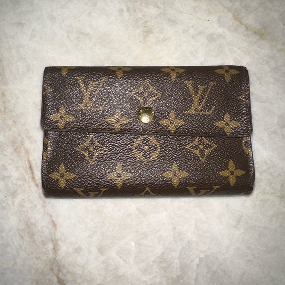 Louis Vuitton Monogram Portefeiulle Alexandra Trifold Wallet - Picture 1 of 11